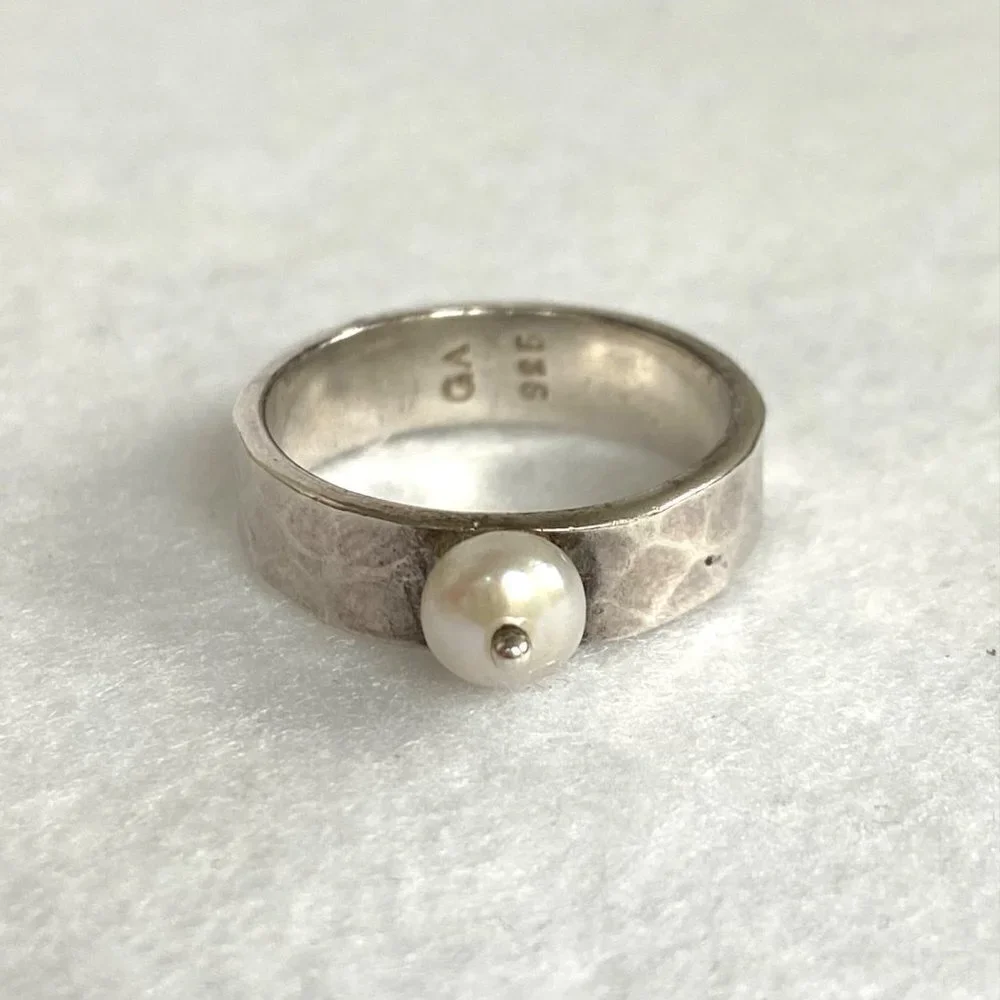 Sterling Silver 925 GA 5MM Hammered Genuine White Pearl Band Ring Sz 6.5